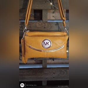 🔥 HTF * VINTAGE ~ Michael Kors Mustard 3-in-1 ~ Leather cross/Shoul/Wrist